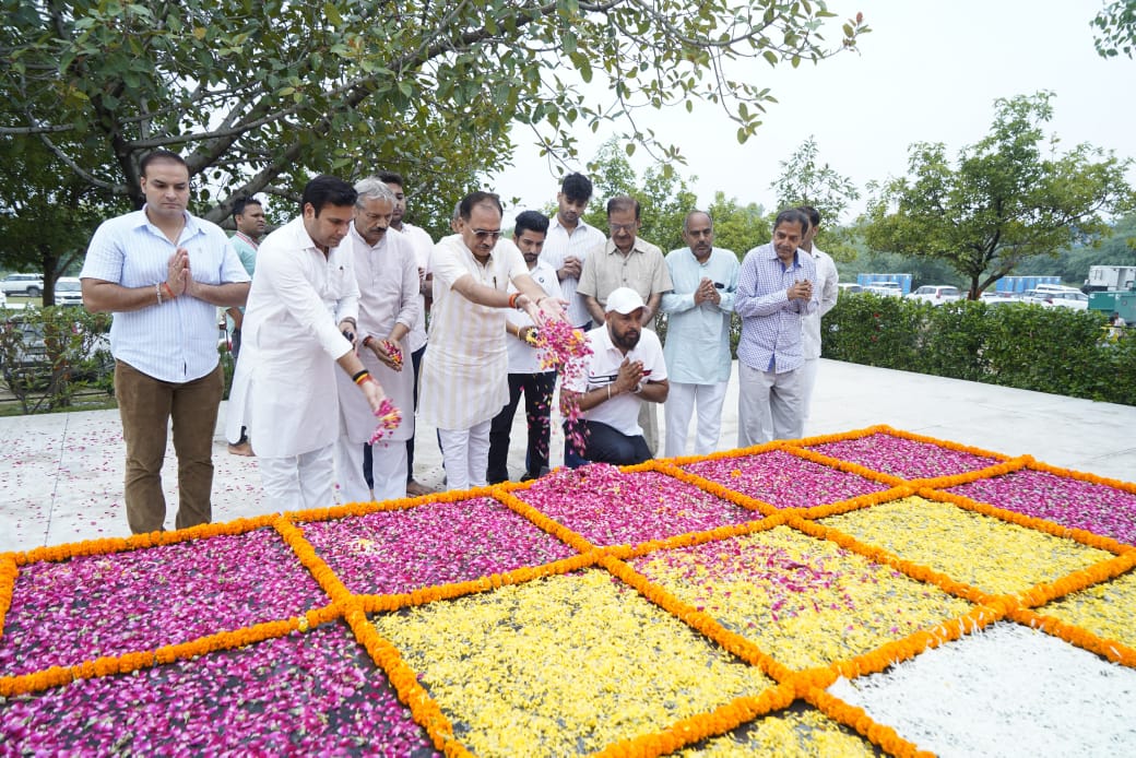 भाजपा दिल्ली प्रदेश अघ्यक्ष वीरेंद्र सचदेवा प्रवेश साहिब सिंह के साथ साहिब सिंह की प्रार्थना सभा में भाजपा दिल्ली प्रदेश अघ्यक्ष वीरेंद्र सचदेवा प्रवेश साहिब सिंह के साथ साहिब सिंह की प्रार्थना सभा में