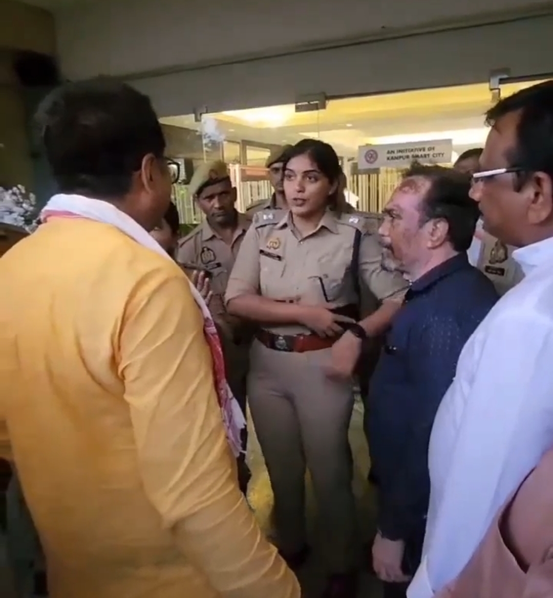 एडीसीपी और एमएलसी के बीच विवाद एडीसीपी और एमएलसी के बीच विवाद