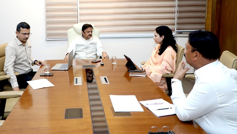 मेडिकल कॉलेजों, जिला चिकित्सालयों और टीबी मुक्त भारत अभियान की प्रगति की समीक्षा मेडिकल कॉलेजों, जिला चिकित्सालयों और टीबी मुक्त भारत अभियान की प्रगति की समीक्षा