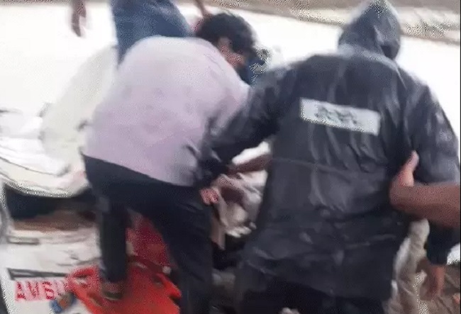 हादसे के बाद की तस्वीर हादसे के बाद की तस्वीर