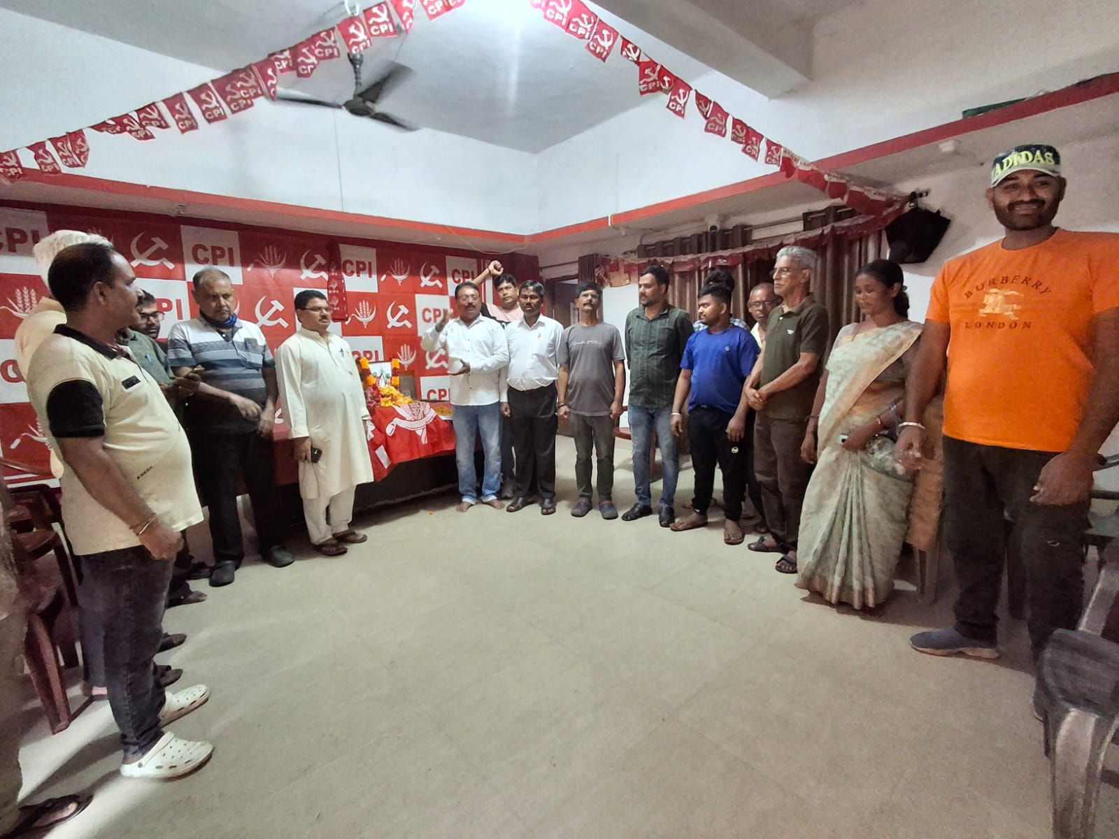 भाकपा के कार्यक्रम में कार्यकर्ताओं की तस्वीर भाकपा के कार्यक्रम में कार्यकर्ताओं की तस्वीर