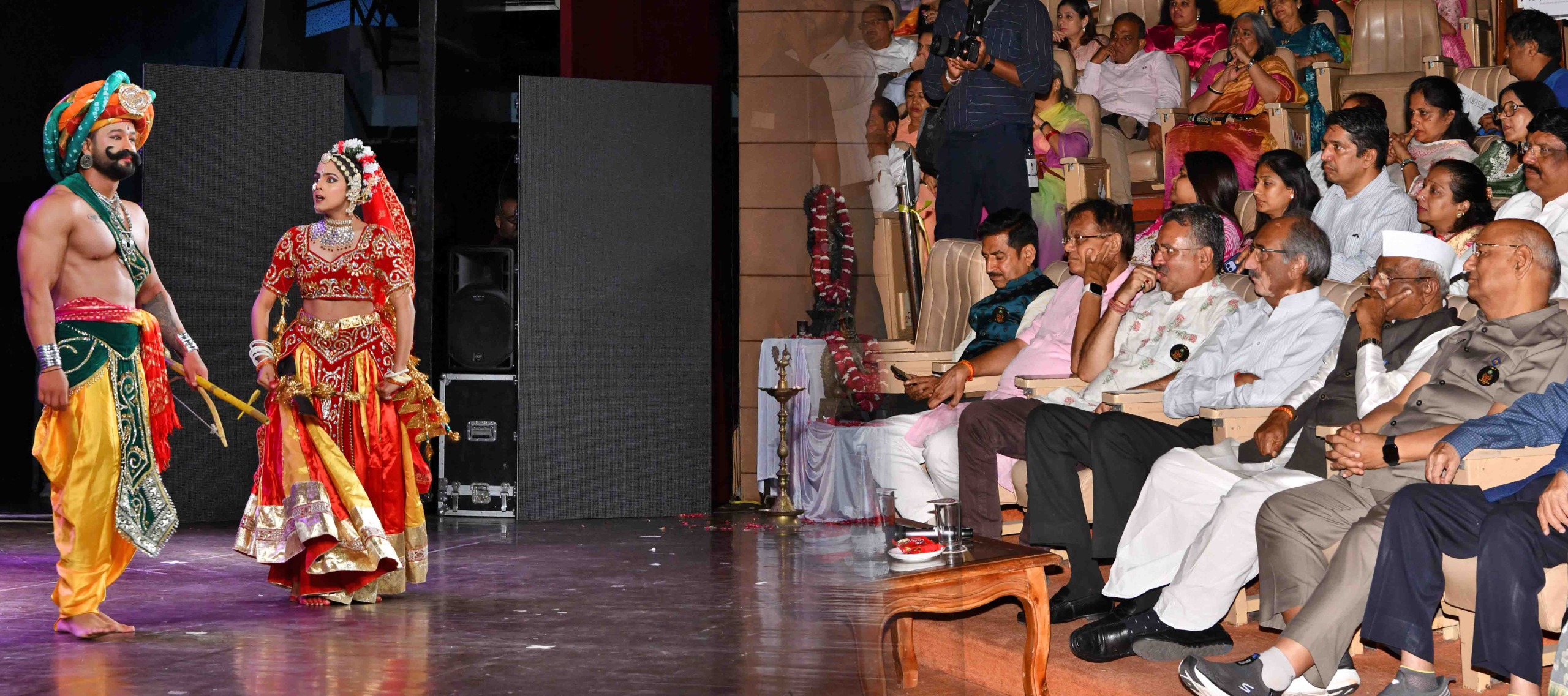 राज्यपाल मीरा का मोहन कार्यक्रम में सम्मिलित हुए राज्यपाल मीरा का मोहन कार्यक्रम में सम्मिलित हुए