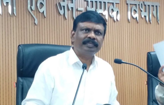 कैबिनेट मंत्रिमंडल सचिवालय विभाग के अपर मुख्य सचिव डॉ एस सिद्धार्थ पतकार वार्ता के दौरान कैबिनेट मंत्रिमंडल सचिवालय विभाग के अपर मुख्य सचिव डॉ एस सिद्धार्थ पतकार वार्ता के दौरान