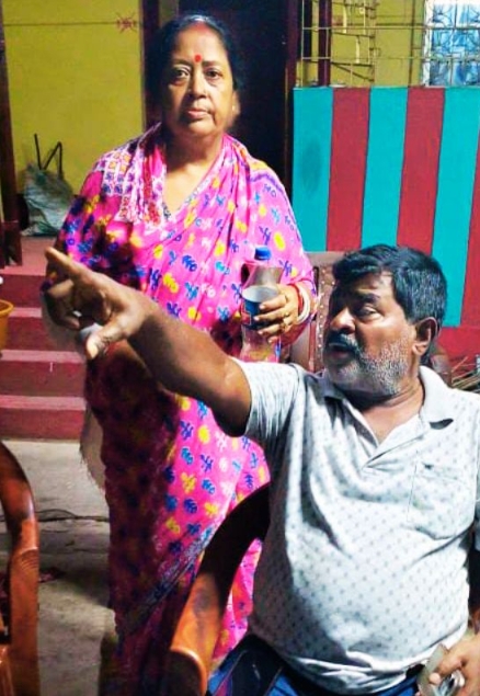 सीसीटीवी कैमरे में कैद लुटेरे और पीड़ित व्यवसायी