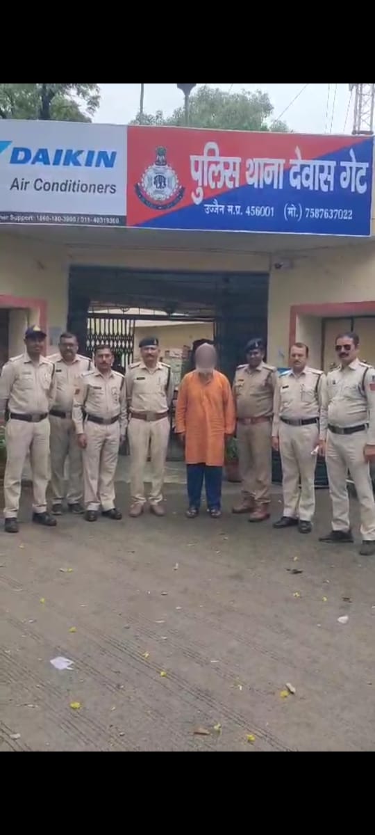 नवविवाहिता को दहेज प्रताडित कर आत्महत्या के लिए दुष्प्रेरित करने वाला श्वसुर चरणसिंह गिल गिरफ्तार नवविवाहिता को दहेज प्रताडित कर आत्महत्या के लिए दुष्प्रेरित करने वाला श्वसुर चरणसिंह गिल गिरफ्तार