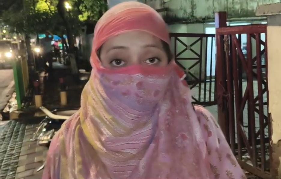 पूर्व पति पर मारपीट और रेप का आरोप लगाने वाली पीड़िता पूर्व पति पर मारपीट और रेप का आरोप लगाने वाली पीड़िता