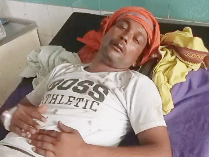 सोनीपत: अस्पताल में उपचार करवातता घायल संदीप