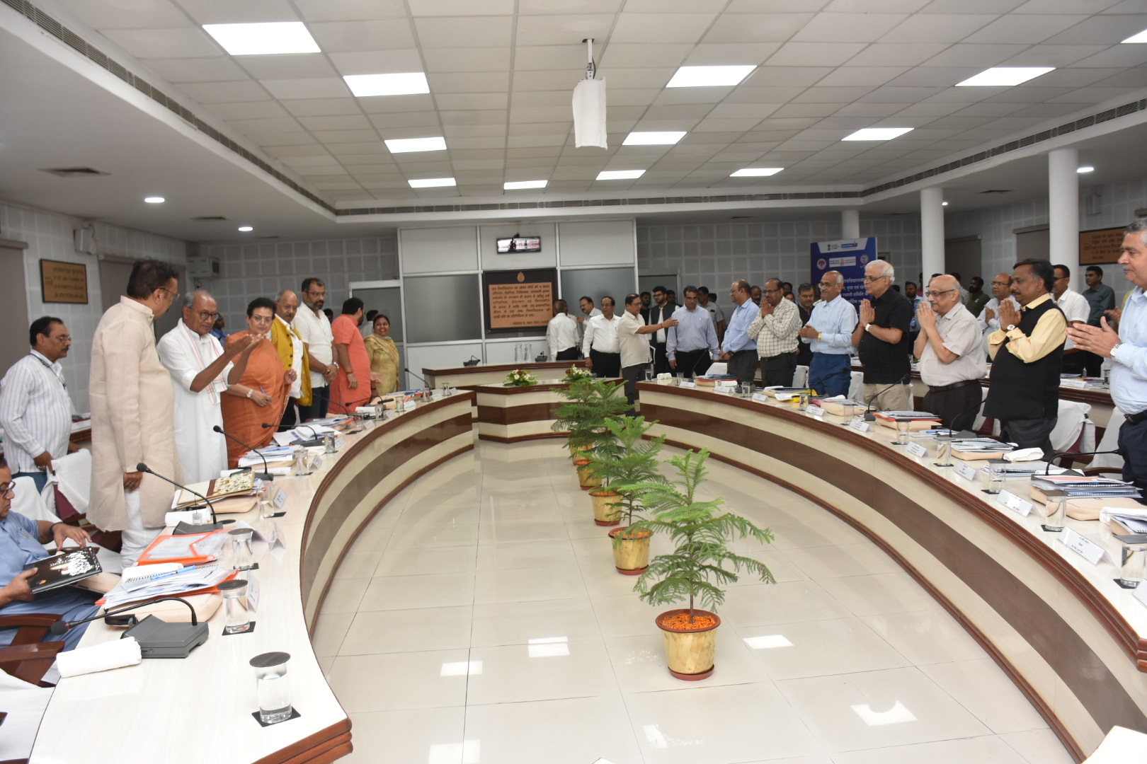 काशी हिन्दू विश्वविद्यालय में संसदीय स्थायी समिति काशी हिन्दू विश्वविद्यालय में संसदीय स्थायी समिति