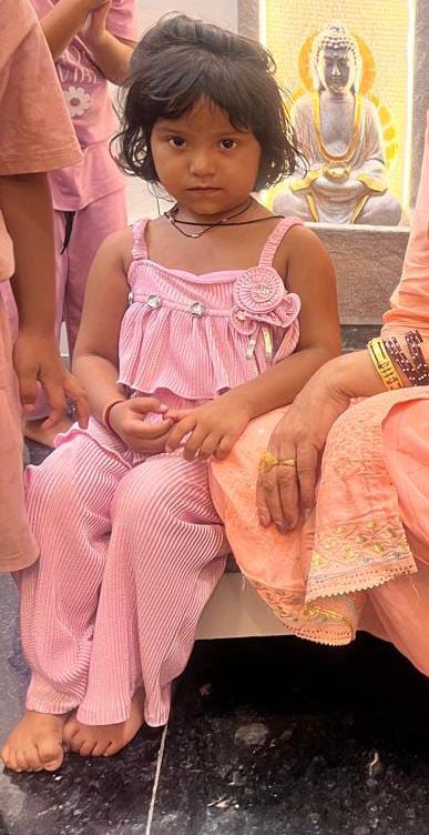 मृतक महिला व बच्ची का फाइल फोटो मृतक महिला व बच्ची का फाइल फोटो
