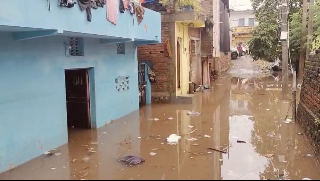 जल जमाव की तस्वीर जल जमाव की तस्वीर