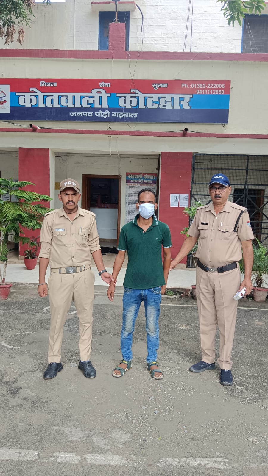 पौड़ी पुलिस की गिरफ्त में स्मैक तस्कर गिरफ्तार पौड़ी पुलिस की गिरफ्त में स्मैक तस्कर गिरफ्तार