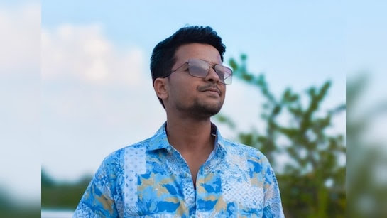 न्याय की मांग से आरोपी बनने तक: मोनोजित मिश्रा की कहानी न्याय की मांग से आरोपी बनने तक: मोनोजित मिश्रा की कहानी