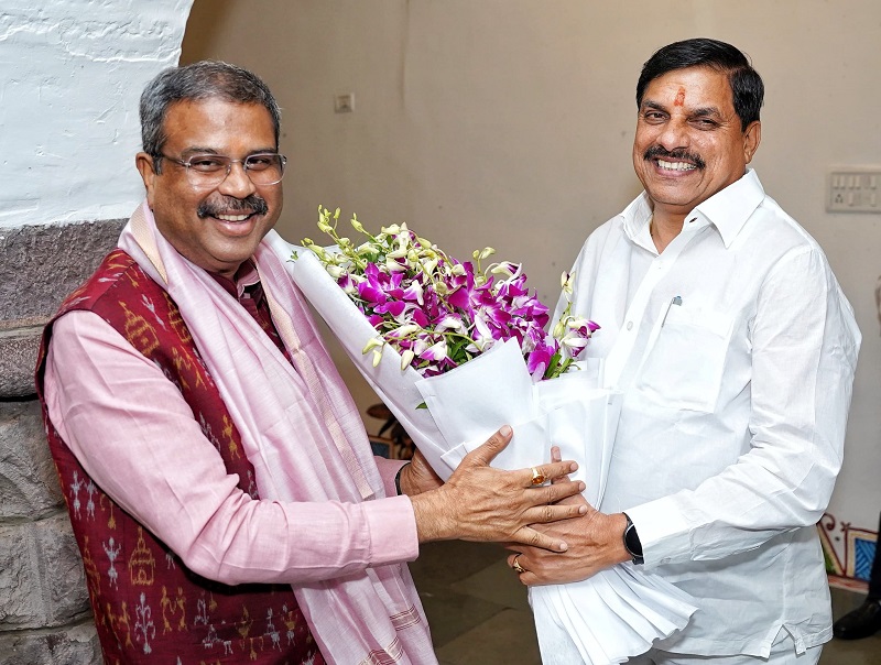 केंद्रीय मंत्री प्रधान का सीएम हाउस में मुख्यमंत्री डॉ. यादव ने किया स्वागत केंद्रीय मंत्री प्रधान का सीएम हाउस में मुख्यमंत्री डॉ. यादव ने किया स्वागत