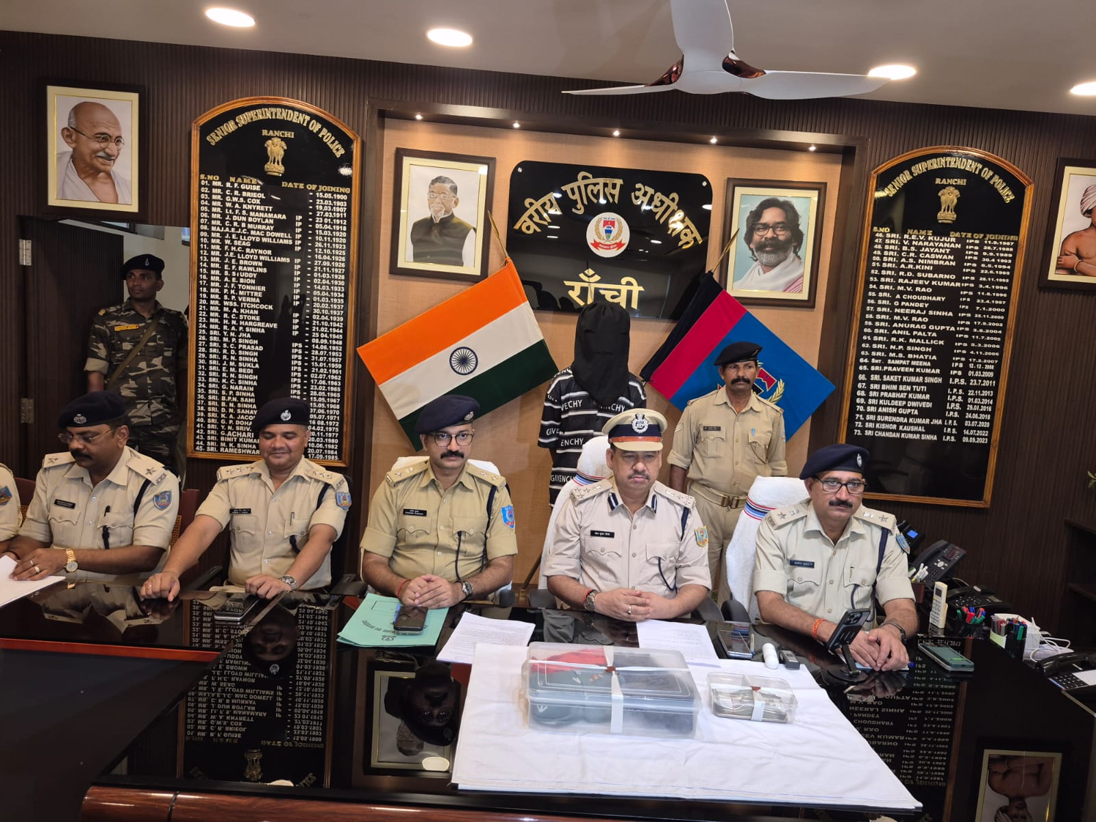 एसएसपी जानकारी देते हुए एसएसपी जानकारी देते हुए