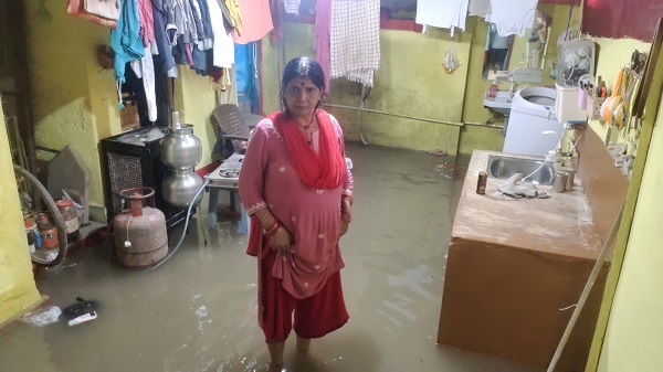 मूसलाधार बारिश से गांव व शहर के अनेक क्षेत्र हुये जलमग्न, जंगल की नदियां उफान पर मूसलाधार बारिश से गांव व शहर के अनेक क्षेत्र हुये जलमग्न, जंगल की नदियां उफान पर