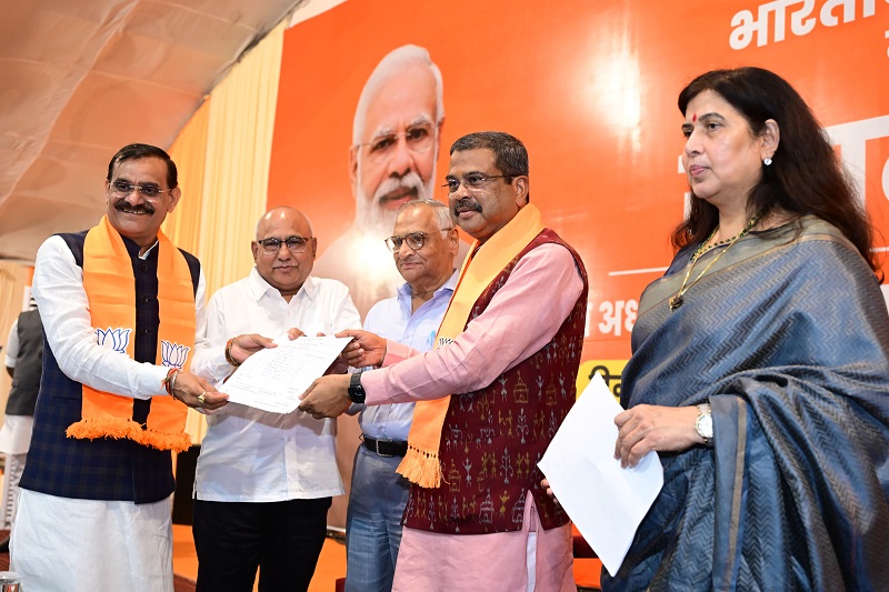 भाजपा प्रदेश अध्यक्ष पद के लिए विधायक हेमंत खंडेलवाल ने दाखिल किया नामांकन भाजपा प्रदेश अध्यक्ष पद के लिए विधायक हेमंत खंडेलवाल ने दाखिल किया नामांकन
