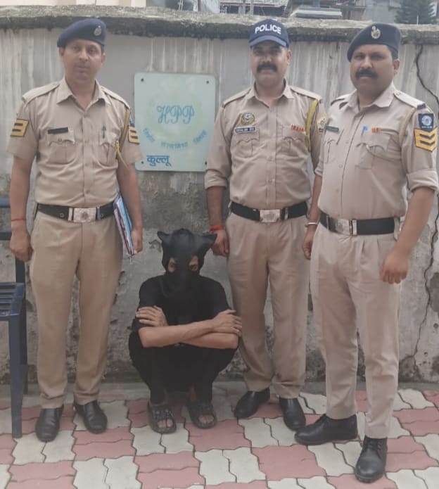 हेरोइन के साथ गिरफ्तार हेरोइन के साथ गिरफ्तार
