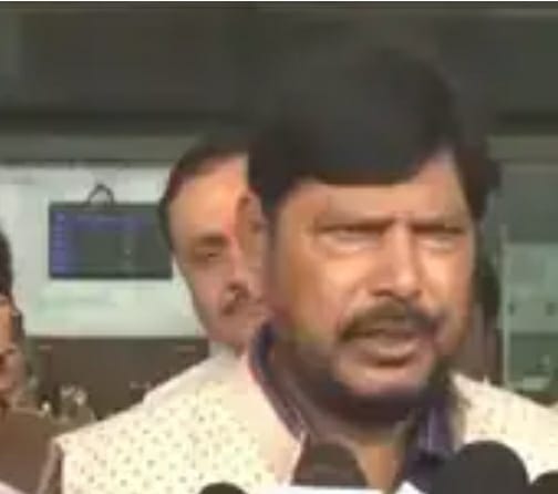 केंद्रीय मंत्री रामदास आठवले रायपुर एयरपोर्ट पर केंद्रीय मंत्री रामदास आठवले रायपुर एयरपोर्ट पर