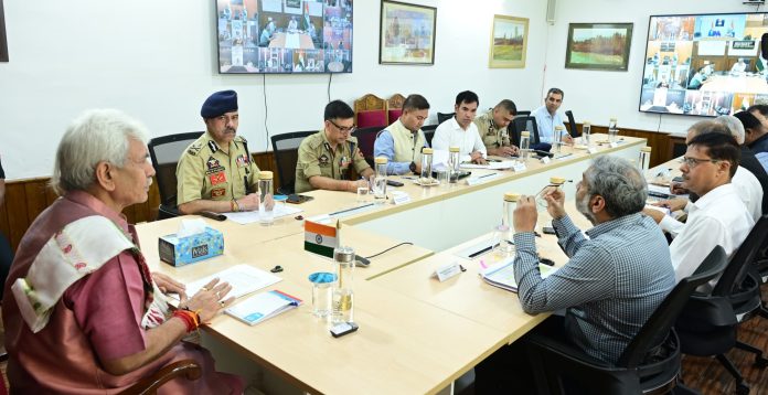 उपराज्यपाल मनोज सिन्हा ने उच्च स्तरीय बैठक में आतंकवाद पीड़ित परिवारों के मुद्दों पर चर्चा की उपराज्यपाल मनोज सिन्हा ने उच्च स्तरीय बैठक में आतंकवाद पीड़ित परिवारों के मुद्दों पर चर्चा की