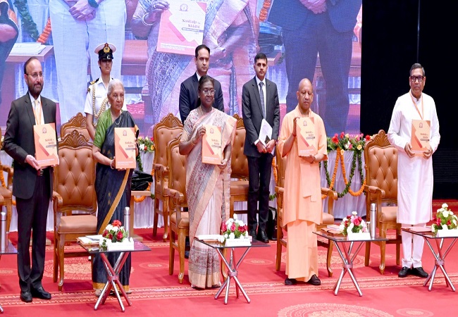 गाेरखपुर में राष्ट्रपति गाेरखपुर में राष्ट्रपति