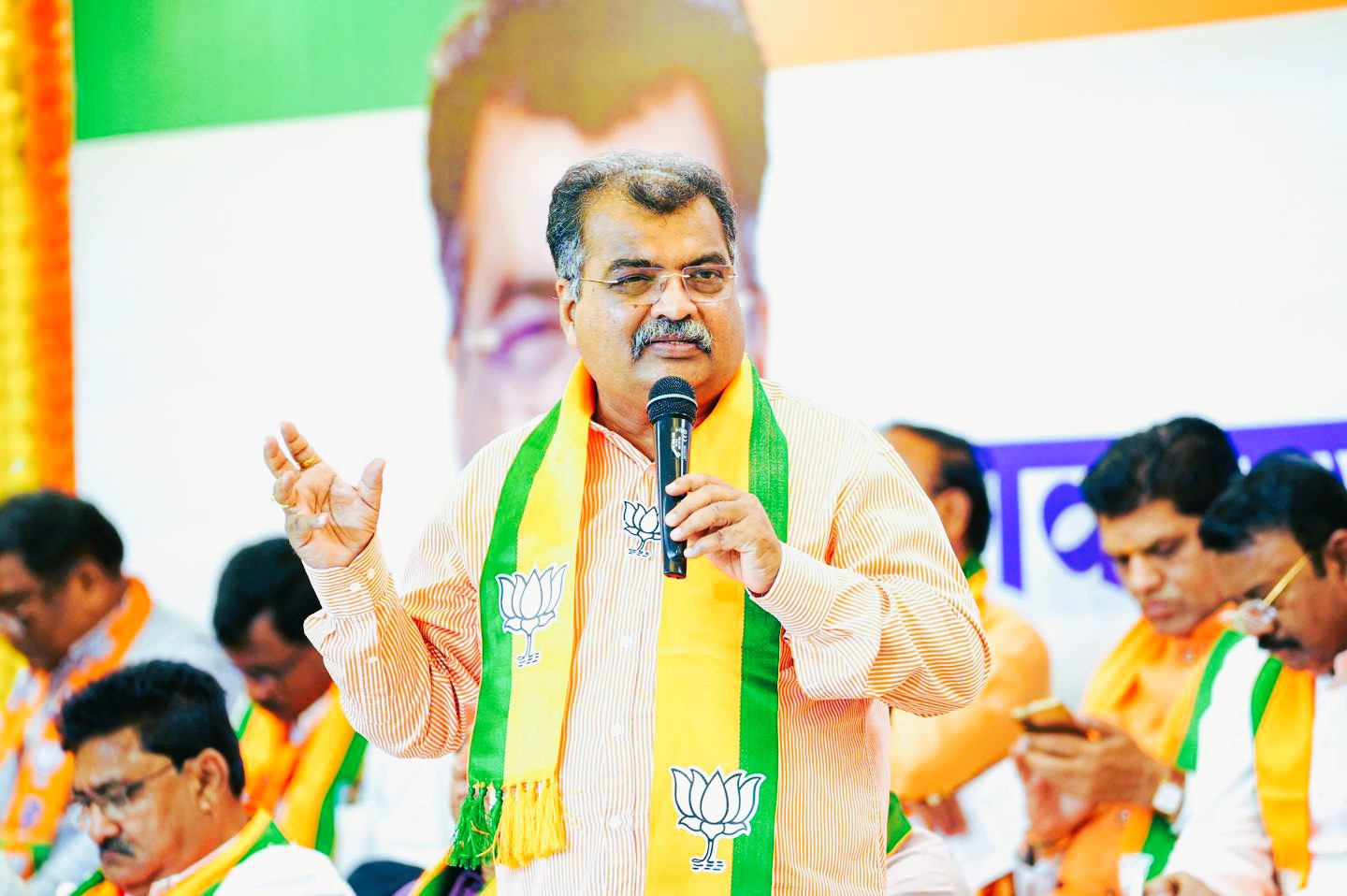 रवींद्र चव्हाण रवींद्र चव्हाण