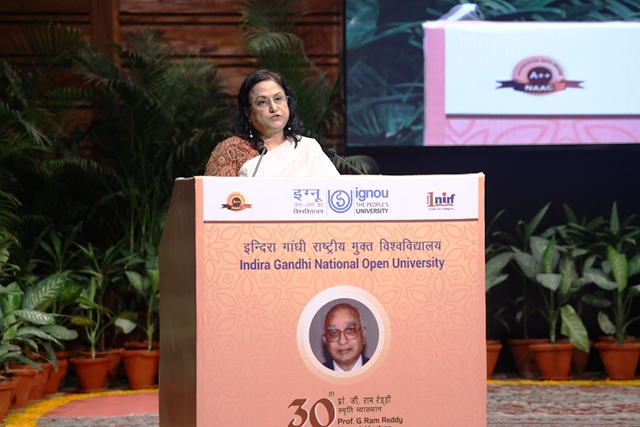 इग्नू की कुलपति प्रोफेसर उमा कांजीलाल कार्यक्रम को संबोधित करते हुए इग्नू की कुलपति प्रोफेसर उमा कांजीलाल कार्यक्रम को संबोधित करते हुए