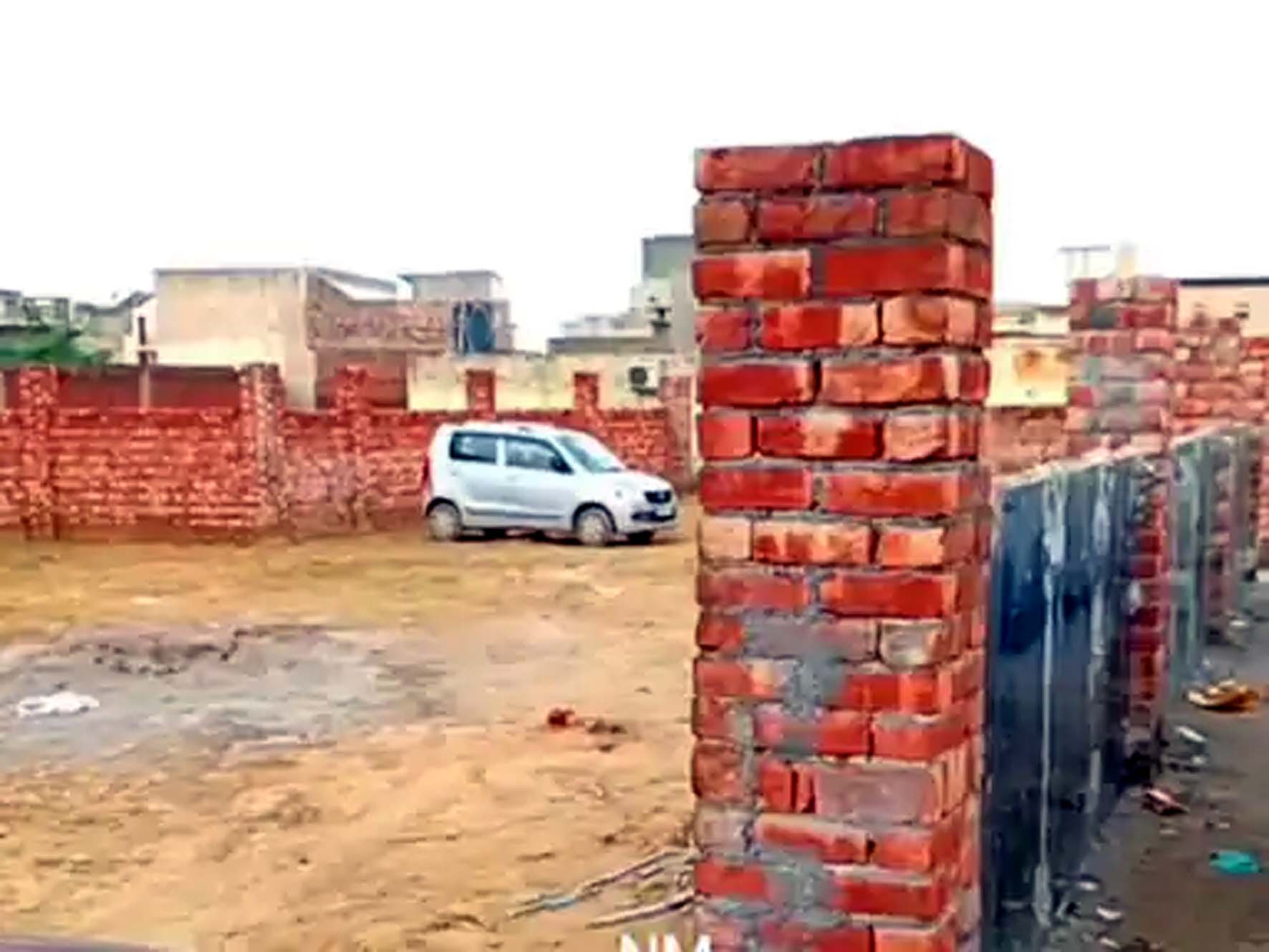 नगरपालिका द्वारा बनाया जा रहा। पार्क। नगरपालिका द्वारा बनाया जा रहा। पार्क।