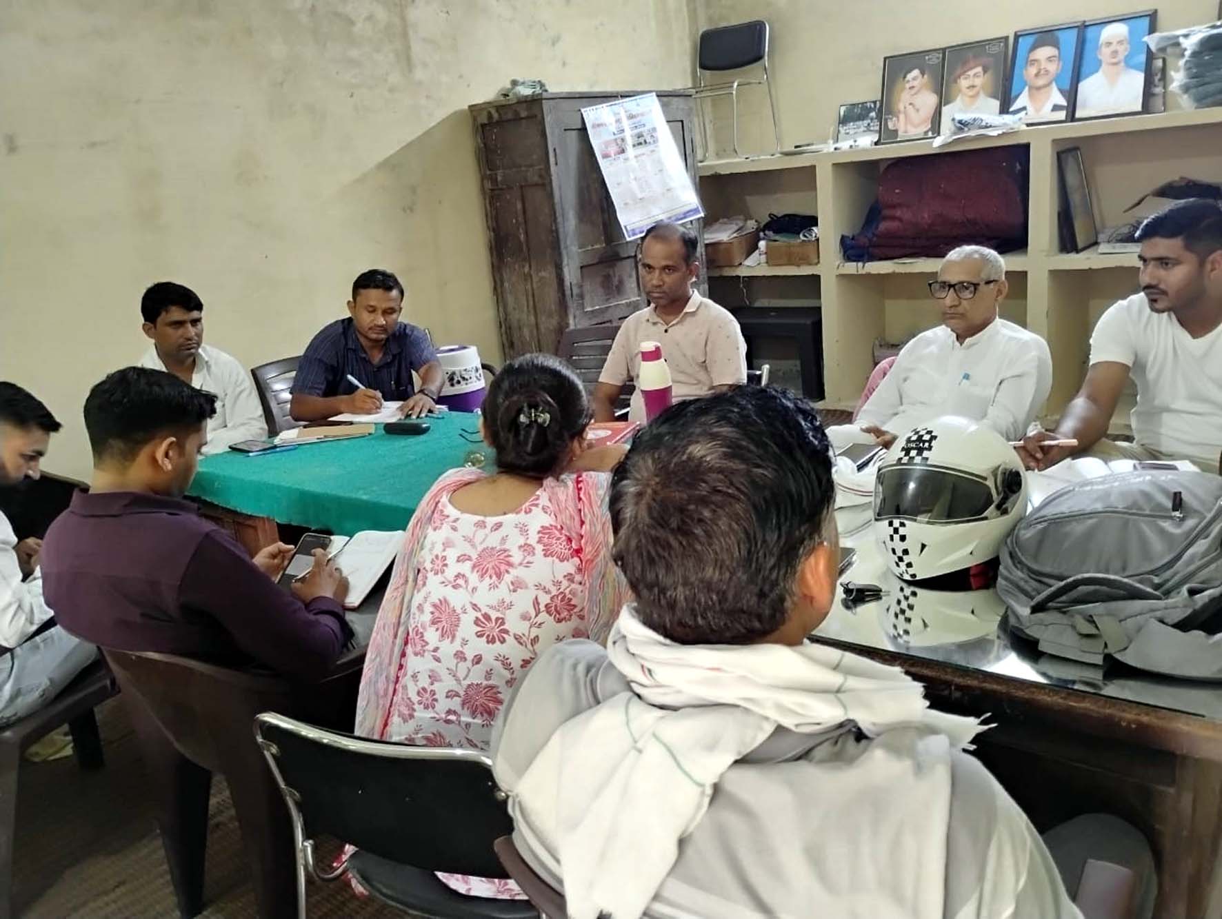 बीएंडआर ब्रांच की बैठक में उपस्थित पदाधिकारी। बीएंडआर ब्रांच की बैठक में उपस्थित पदाधिकारी।