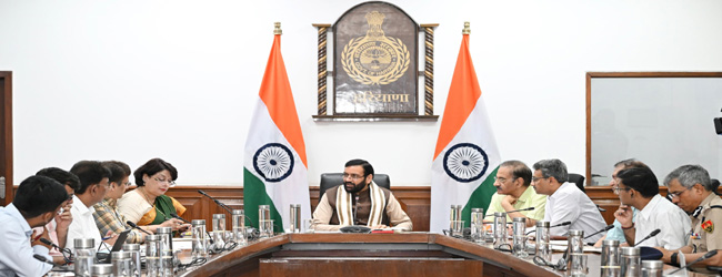 हरियाणा के मुख्यमंत्री नायब सिंह सैनी बाढ़ राहत व जल निकासी पर जिला उपायुक्ताें की बैठक लेते हुए हरियाणा के मुख्यमंत्री नायब सिंह सैनी बाढ़ राहत व जल निकासी पर जिला उपायुक्ताें की बैठक लेते हुए