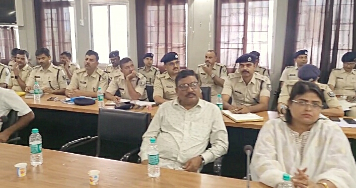प्रशासन व जनप्रतिनिधि प्रशासन व जनप्रतिनिधि