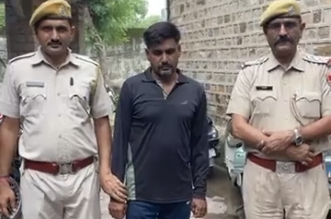 अपहरण कर हत्या के मामले में एक चौथा आरोपी भी पकड़ा गया अपहरण कर हत्या के मामले में एक चौथा आरोपी भी पकड़ा गया
