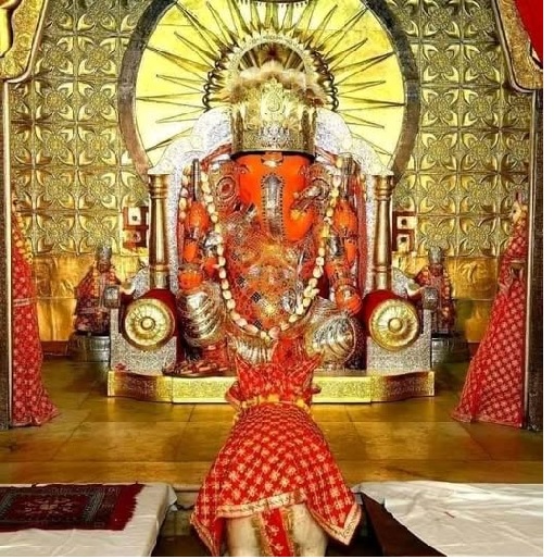 भारतीय नववर्ष पर मोती डूंगरी गणेश जी महाराज को पहनाया सोना का मुकुट भारतीय नववर्ष पर मोती डूंगरी गणेश जी महाराज को पहनाया सोना का मुकुट