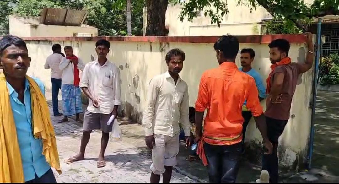 मृतक के परिजन मृतक के परिजन