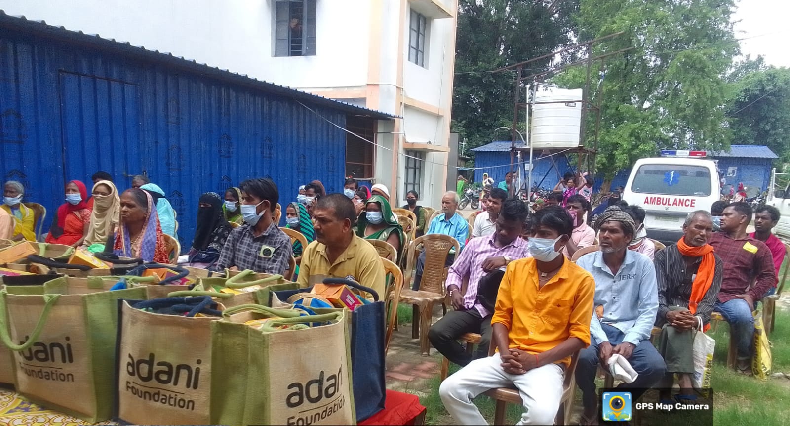 कार्यक्रम में मौजूद लोग