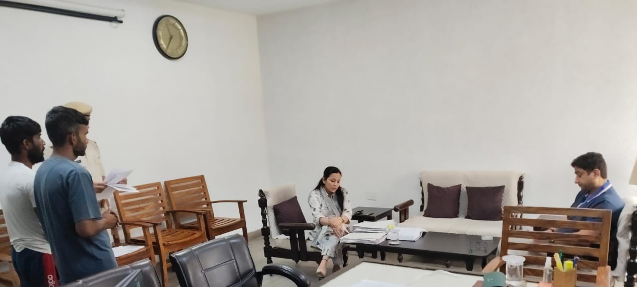 मामलों की सुनवाई करते हुए सीजेएम मोनिका। मामलों की सुनवाई करते हुए सीजेएम मोनिका।