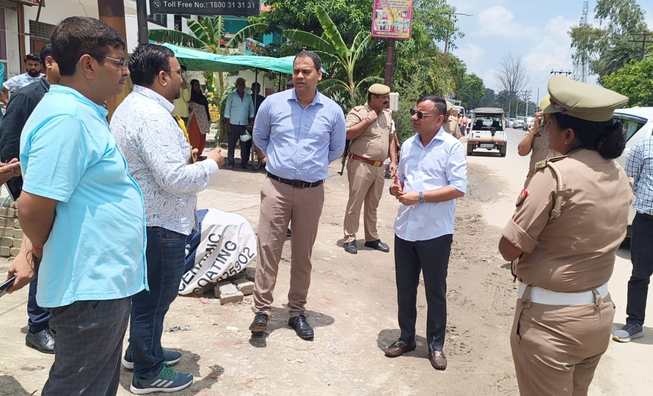 जिलाधिकारी और वरिष्ठ पुलिस अधीक्षक ने मुरादाबाद-हरिद्वार कावड़ मार्ग का किया निरीक्षण जिलाधिकारी और वरिष्ठ पुलिस अधीक्षक ने मुरादाबाद-हरिद्वार कावड़ मार्ग का किया निरीक्षण