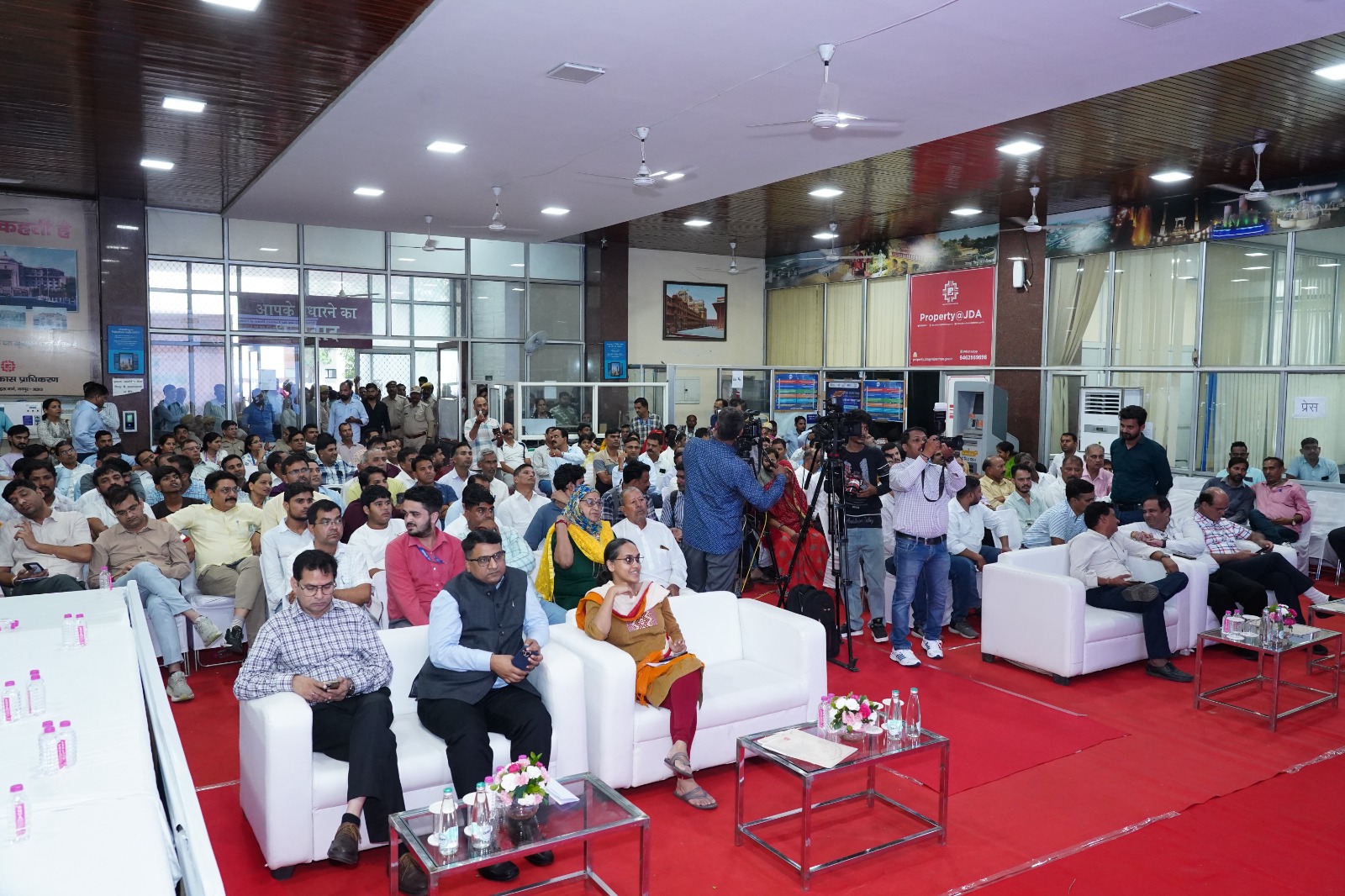 जेडीए की तीन आवासीय योजनाओं की लॉटरी निकली:आमजन को मिला अपने सपनों का भूखण्ड जेडीए की तीन आवासीय योजनाओं की लॉटरी निकली:आमजन को मिला अपने सपनों का भूखण्ड