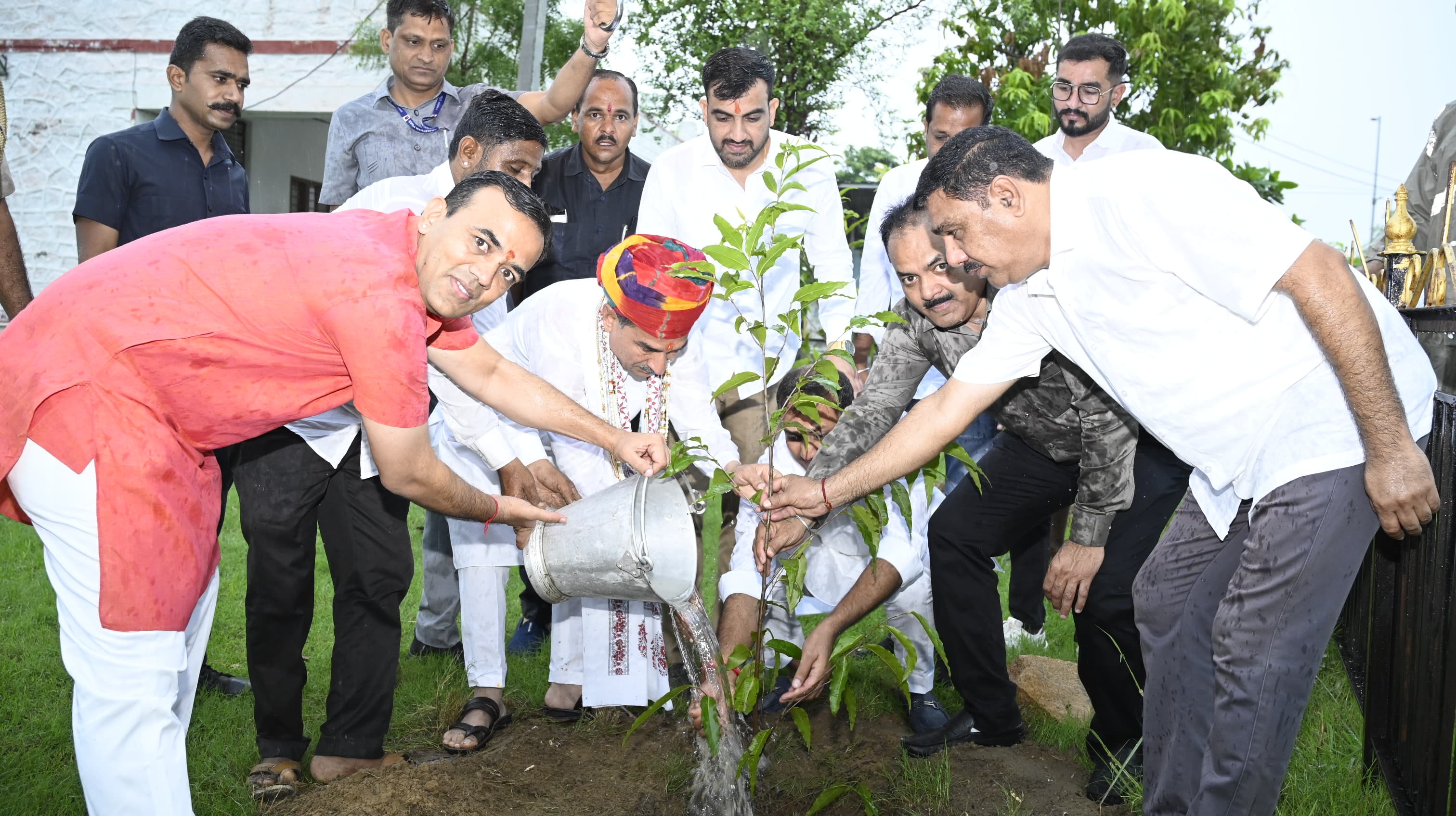 भाजपा प्रदेश अध्यक्ष मदन राठौड़ का जन्मदिन सेवा दिवस के रूप में सादगी व समर्पण के साथ मनाया भाजपा प्रदेश अध्यक्ष मदन राठौड़ का जन्मदिन सेवा दिवस के रूप में सादगी व समर्पण के साथ मनाया