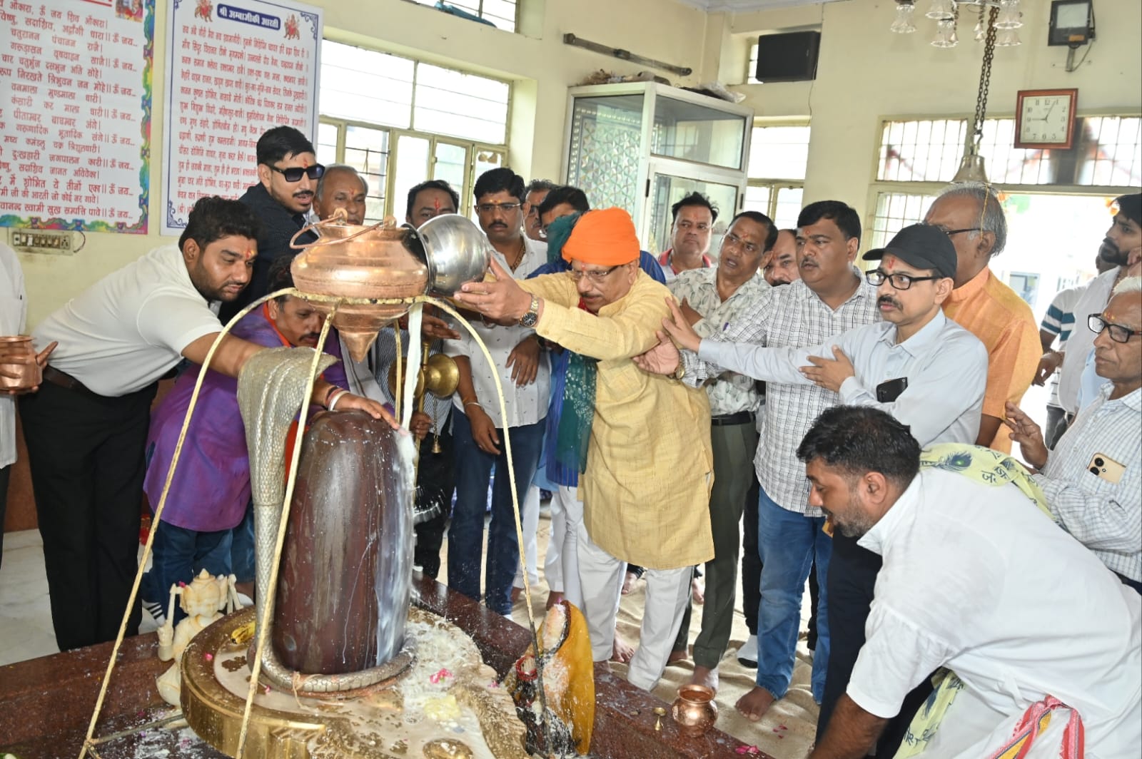 भाजपा मीडिया विभाग की ओर से भाजपा प्रदेशाध्यक्ष मदन राठौड़ के जन्मदिवस पर किया गया भगवान शिव का जलाभिषेक और रुद्राभिषेक भाजपा मीडिया विभाग की ओर से भाजपा प्रदेशाध्यक्ष मदन राठौड़ के जन्मदिवस पर किया गया भगवान शिव का जलाभिषेक और रुद्राभिषेक