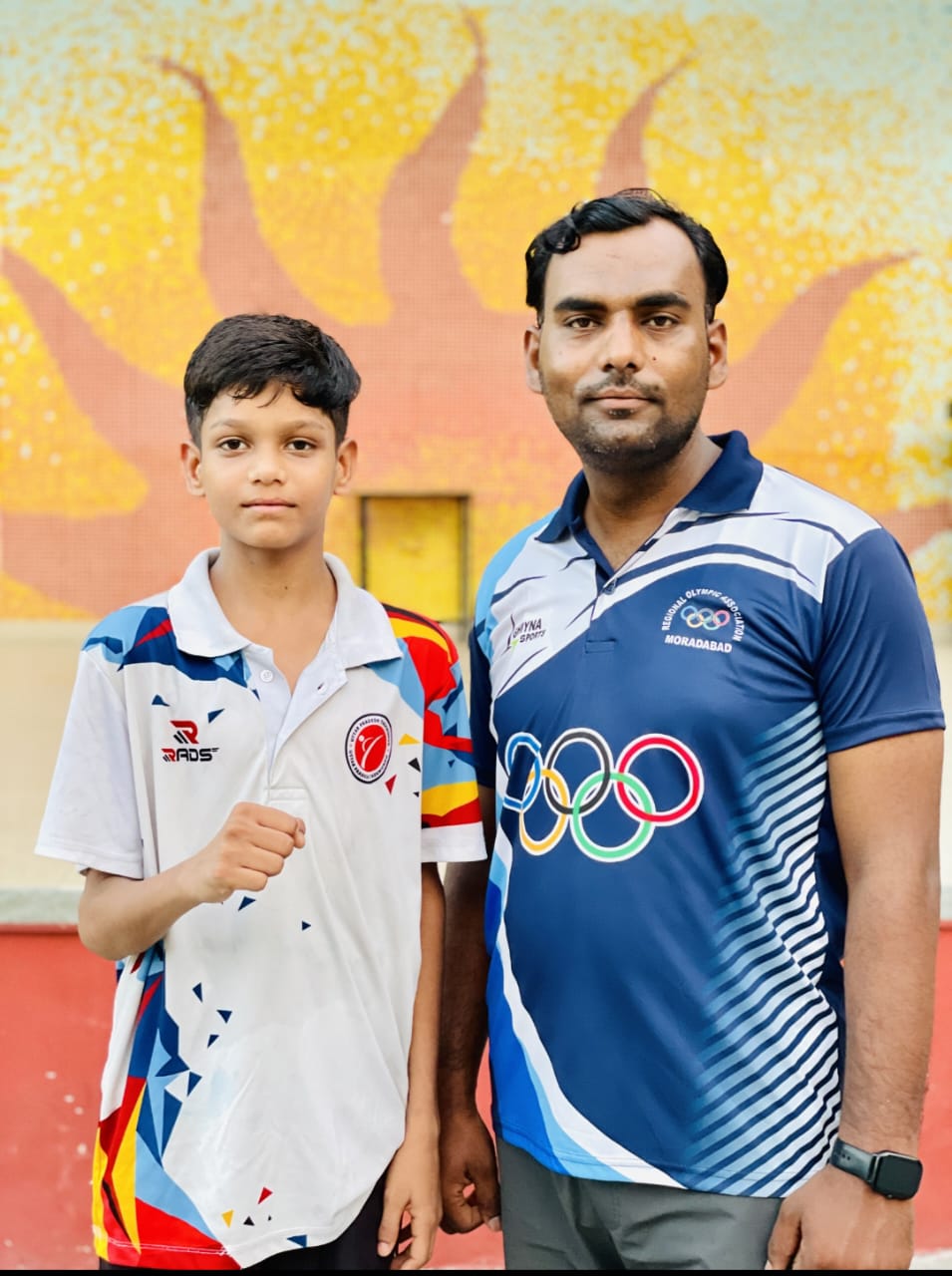 जिला ताइक्वांडो स्पोर्ट्स एसोसिएशन के सचिव व कोच शाहवेज़ अली के साथ आशीष सिंह। जिला ताइक्वांडो स्पोर्ट्स एसोसिएशन के सचिव व कोच शाहवेज़ अली के साथ आशीष सिंह।