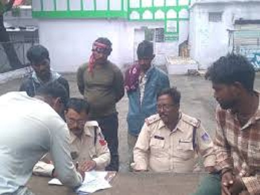 बाइक को कार ने मारी टक्कर बाइक को कार ने मारी टक्कर