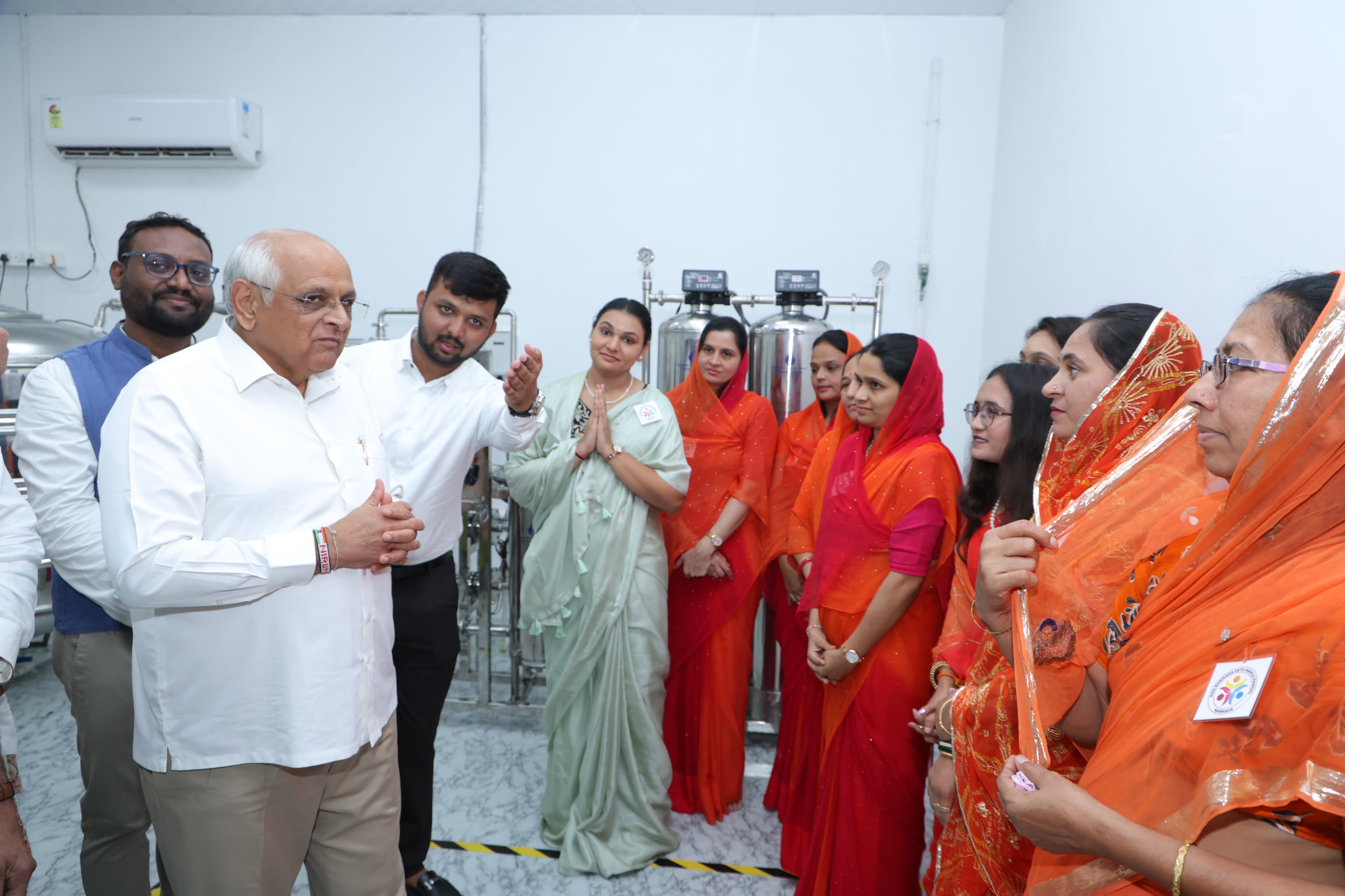 इको फ्रेंडली रीयूजेबल ग्लास वाटर बॉटलिंग फैसिलिटी इको फ्रेंडली रीयूजेबल ग्लास वाटर बॉटलिंग फैसिलिटी