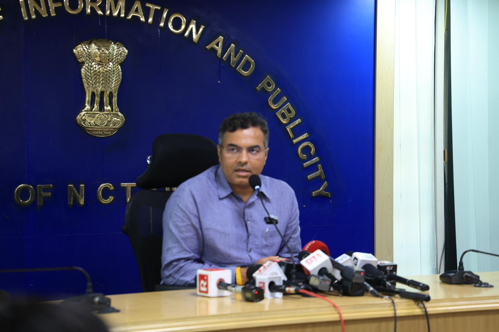 दिल्ली सचिवालय में गुरुवार को संवाददाता सम्मेलन करते दिल्ली सचिवालय में गुरुवार को संवाददाता सम्मेलन करते