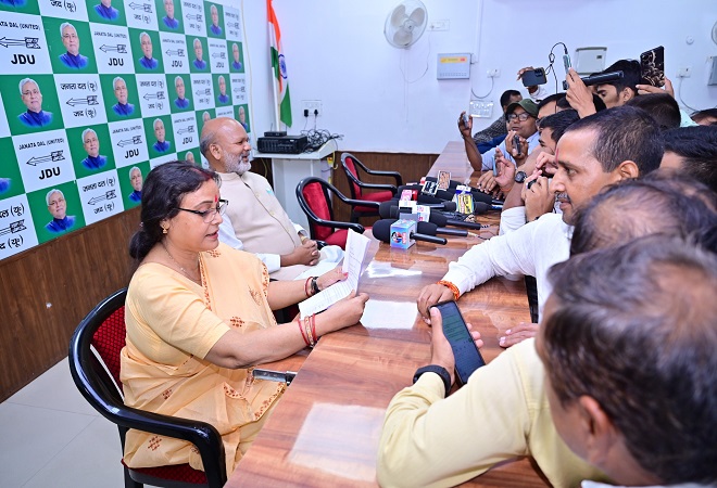 जनसुनवाइ कायक्म में मंती शीला मंडल एव रतनेश सदा जनसुनवाइ कायक्म में मंती शीला मंडल एव रतनेश सदा