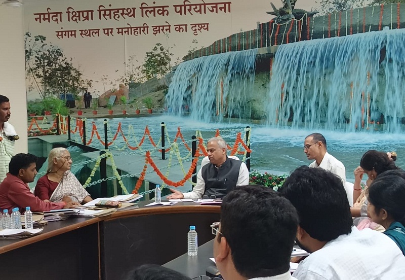 सरदार सरोवर परियोजना के विस्थापितों की मांगों को लेकर अधिकारियों से चर्चा सरदार सरोवर परियोजना के विस्थापितों की मांगों को लेकर अधिकारियों से चर्चा