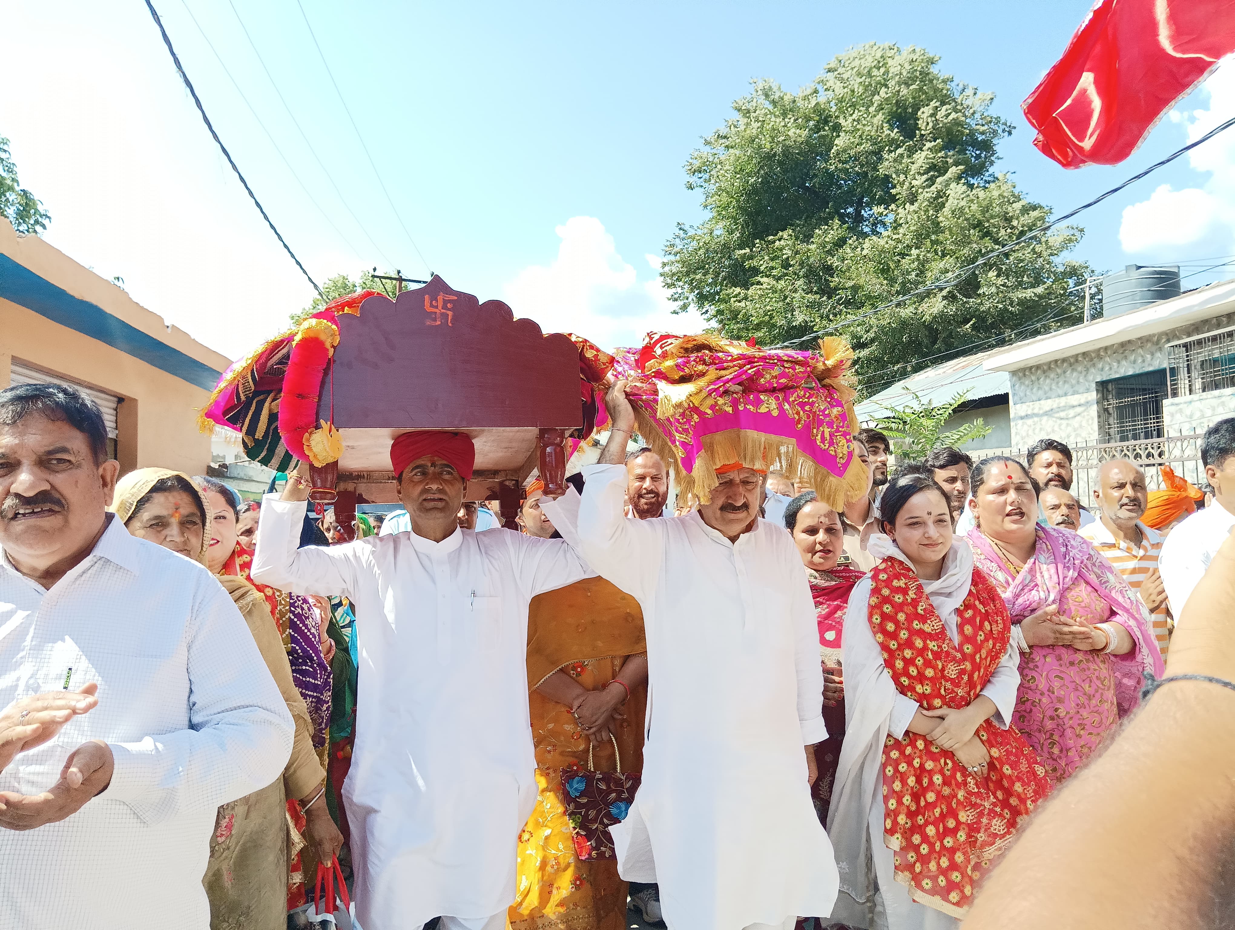 किश्तवाड़ में श्री अष्टादश भुजा माता सरथल देवी जी यात्रा श्रद्धा और उत्साह के साथ प्रारंभ किश्तवाड़ में श्री अष्टादश भुजा माता सरथल देवी जी यात्रा श्रद्धा और उत्साह के साथ प्रारंभ