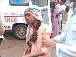 मंदिर से दर्शन कर लाैट रहे श्रद्धालुओं का पिकअप वाहन पलटा मंदिर से दर्शन कर लाैट रहे श्रद्धालुओं का पिकअप वाहन पलटा