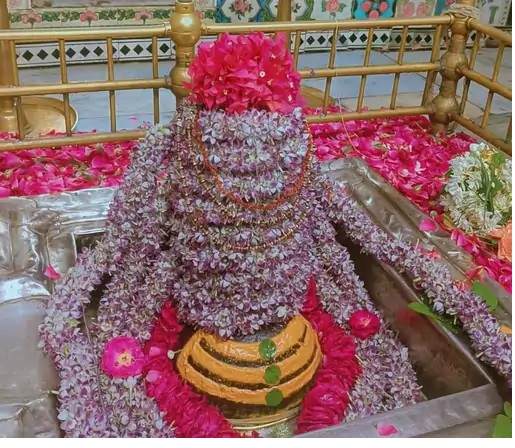 इस बार श्रावण मास का शुभारंभ और समापन दोनों ही सोमवार से इस बार श्रावण मास का शुभारंभ और समापन दोनों ही सोमवार से