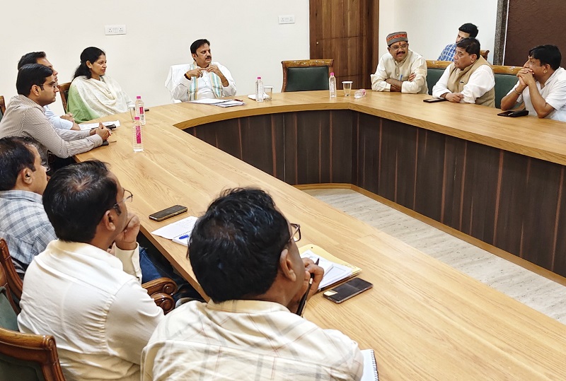 उप मुख्यमंत्री ने की तैयारियों की समीक्षा उप मुख्यमंत्री ने की तैयारियों की समीक्षा