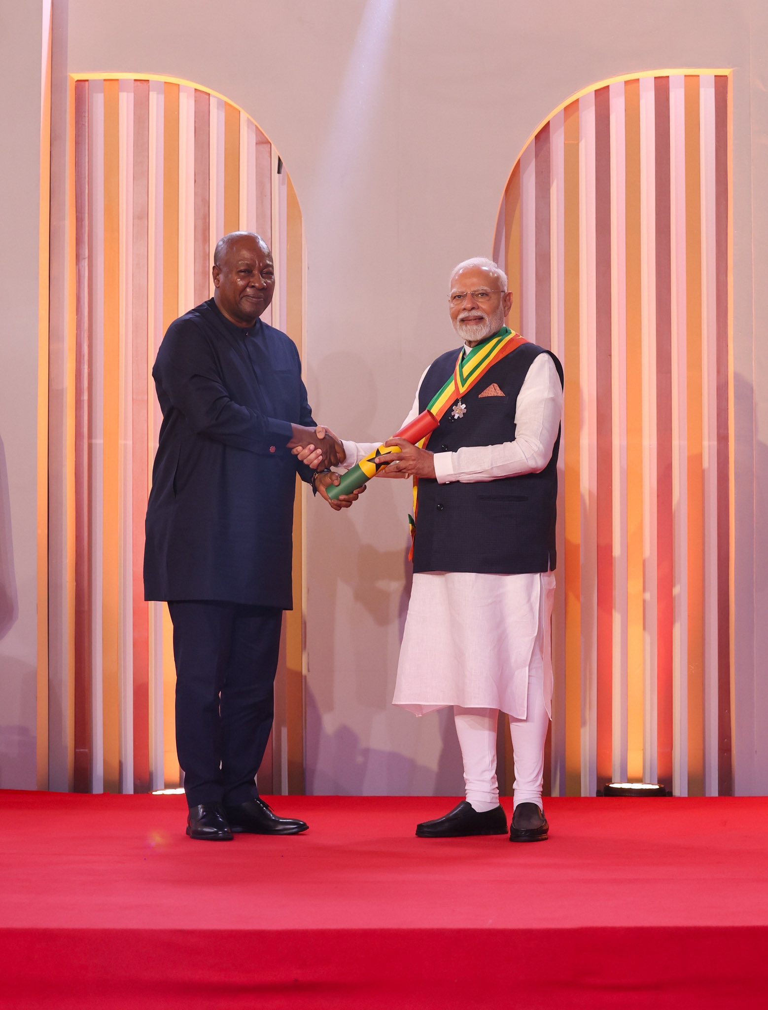 प्रधानमंत्री घाना के सर्वोच्च नागरिक सम्मान से सम्मानित प्रधानमंत्री घाना के सर्वोच्च नागरिक सम्मान से सम्मानित